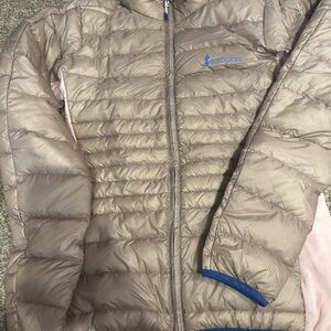 NWOT Cotopaxi Women’s Puffer Jacket - Beige with Blue and Pink Highlights